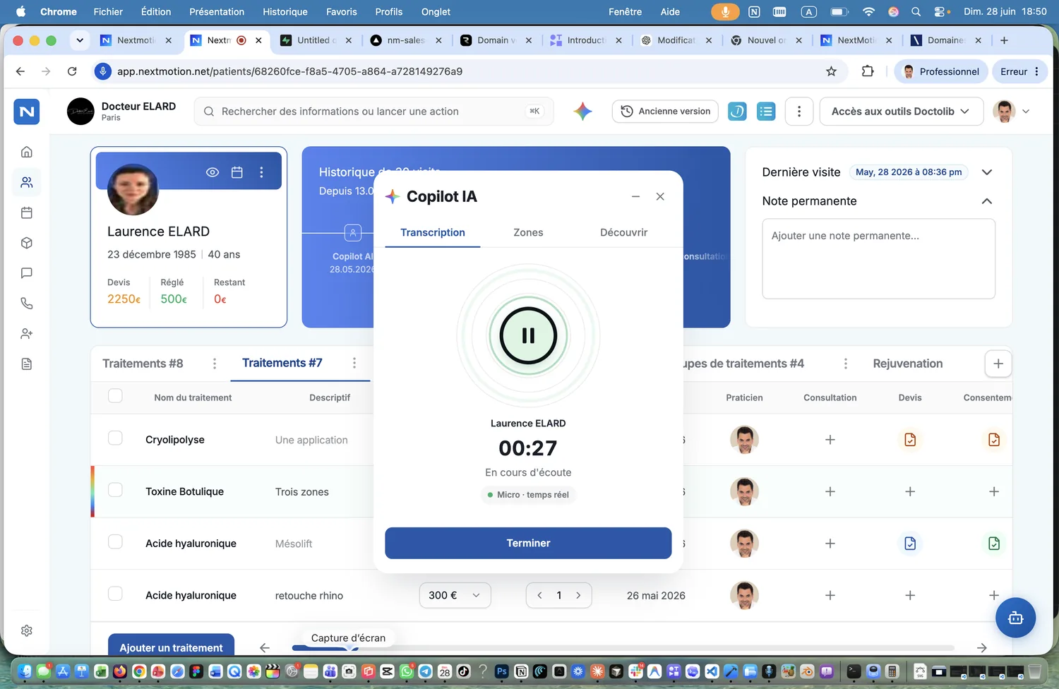 Nextmotion V3 software: patient record (visits, treatments, quotes) with Copilot AI transcribing the consultation in real time.
