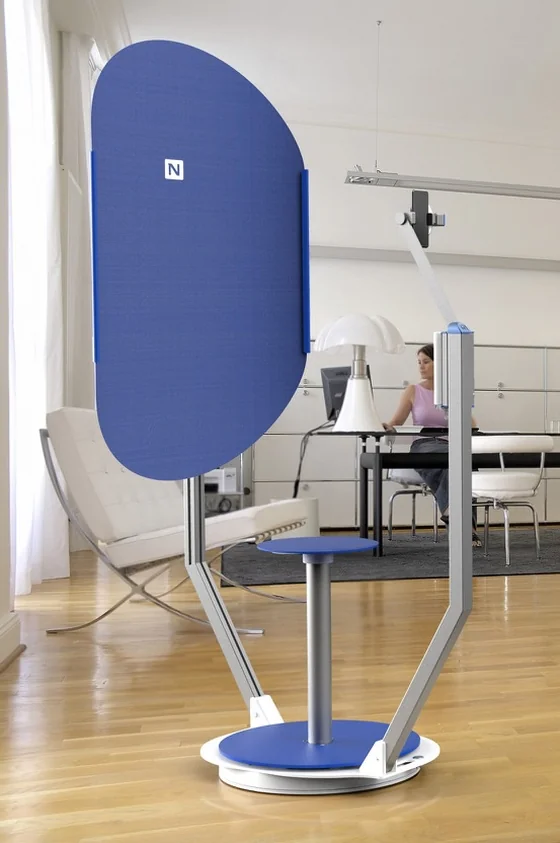 Nextmotion Revolution capture studio: rotating booth for standardized medical photos and videos.
